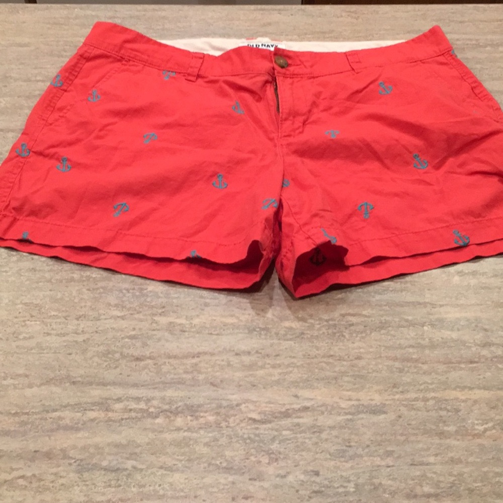 Old Navy shorts with blue anchors